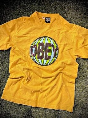Vintage Y2K Obey Graphic Tee Size Small Yellow